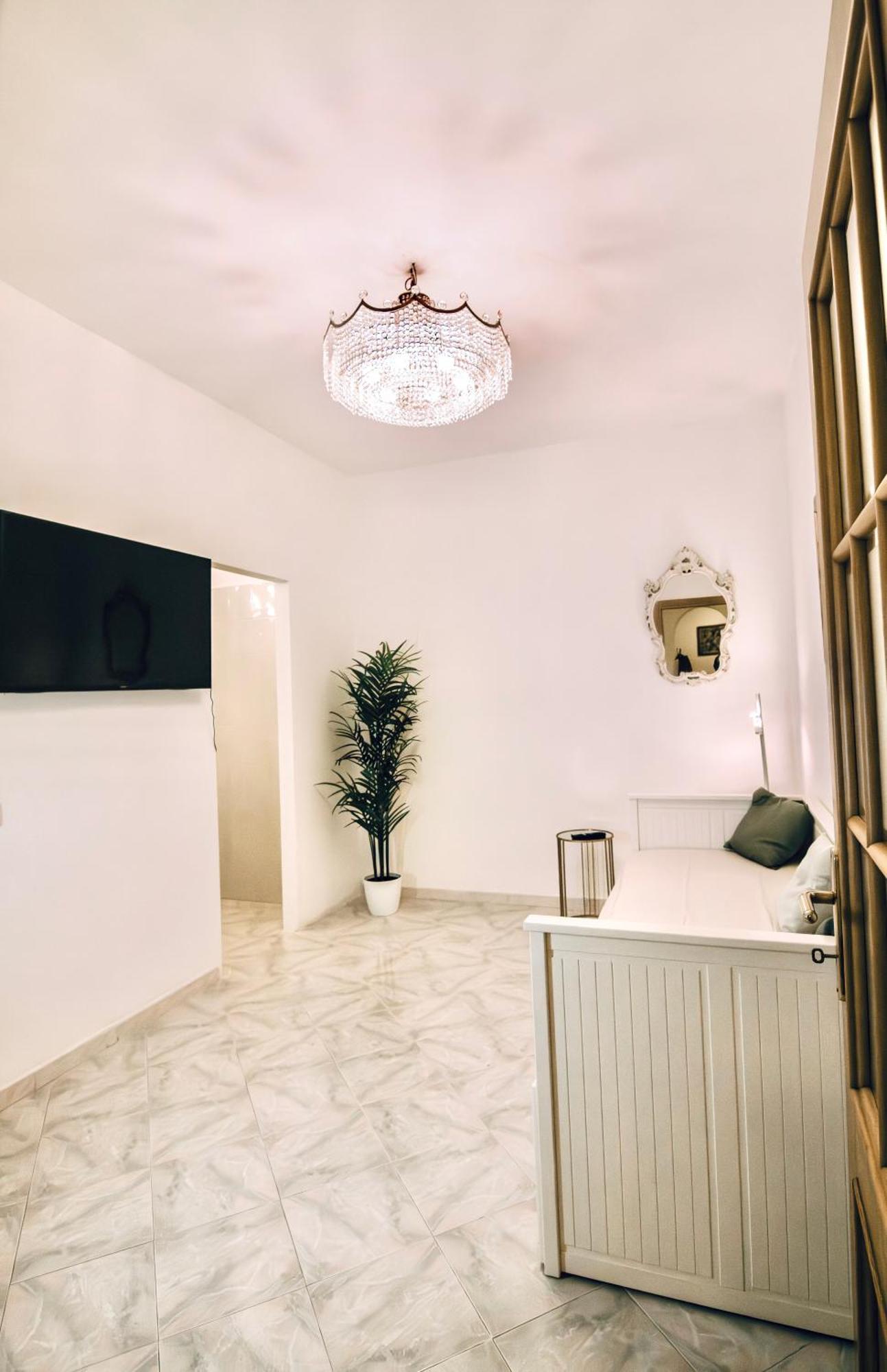 רומא Golden Luxury Home - San Giovanni - 10 Min To Basilica Of San Giovanni - 25 Min To Colosseum מראה חיצוני תמונה