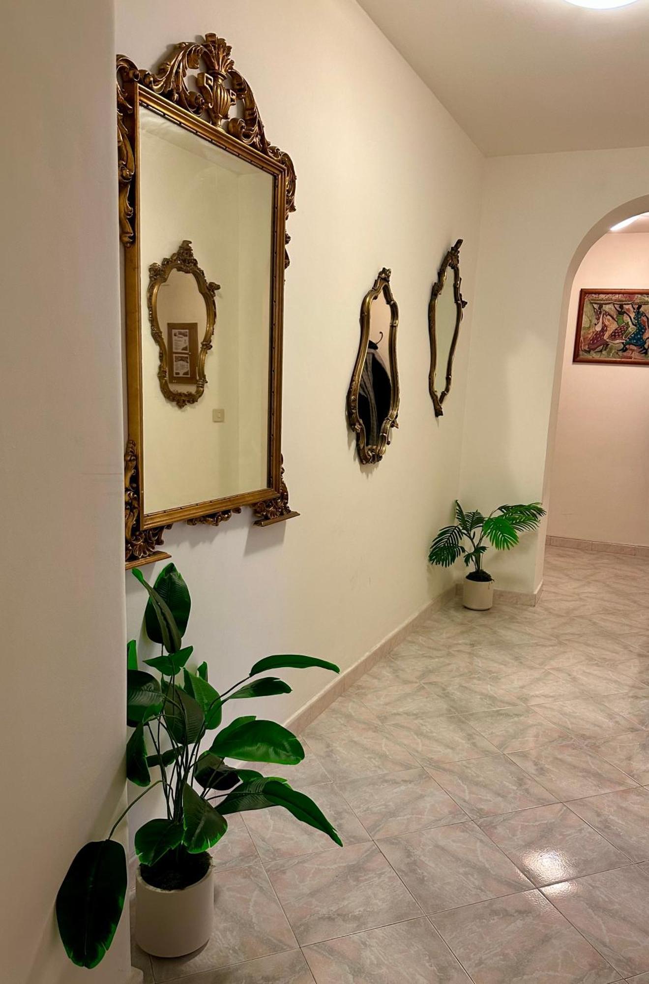 רומא Golden Luxury Home - San Giovanni - 10 Min To Basilica Of San Giovanni - 25 Min To Colosseum מראה חיצוני תמונה
